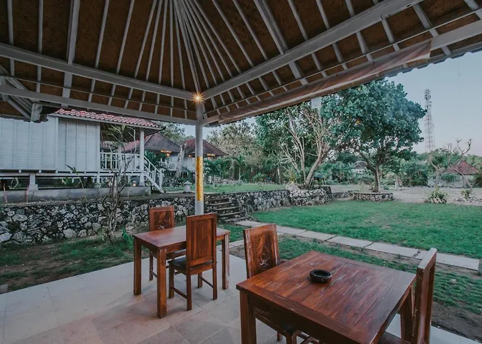 Paluh Huts