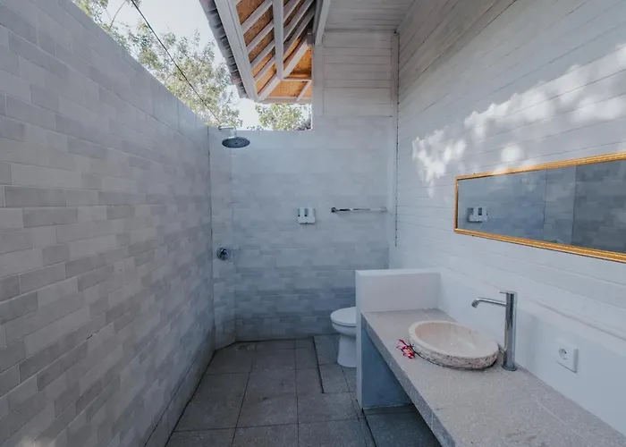Hotel Paluh Huts Nusa Lembongan