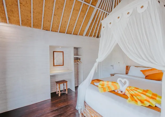 Paluh Huts Nusa Lembongan